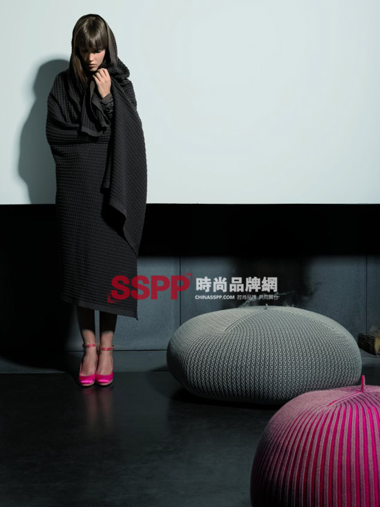 百變?cè)煨捅壤麜r(shí)Casalis布藝沙發(fā)繽紛